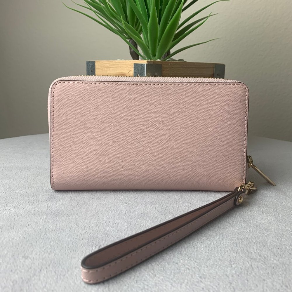 Michael Kors Jet Set Travel Flat MF LTH Phone Case - Picture 2 of 6